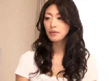 『もう我慢できないわ…』乳首がビンビンに立ってしまうほど猛烈興奮したデカパイ妻が夜這いパコ人妻ぶっかけ近親相姦のエロ動画