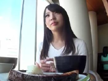 「中に出したんですかっ？」とか言って無許可中出しにどこか嬉しそうな表情の華奢妻W素人美少女痴女ハメ撮りナンパのエロ動画