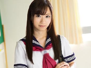 テストの結果が悪く先生の呼び出しを受けた美形少女女子校生が成績を何とかする為に教室で交尾！美少女コスプレ顔射3Pのエロ動画