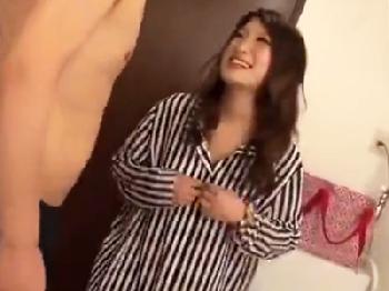 『え?中に出て…』大当たりの巨大乳デリヘル嬢に猛烈興奮して思わず生中出し巨乳お姉さんのエロ動画