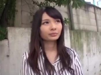 エアーセックスで騙されちゃう女子大生は中出しされても仕方ない素人美少女ロリパイパンナンパのエロ動画