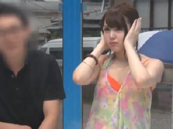 幼馴染とマッサージ体験→即色情して素股からの中出し交尾しちゃった女子大生素人美少女のエロ動画