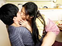 キレイな兄の奥さんに誘惑された義弟が誘われるまま近親生中出し巨乳人妻近親相姦めぐりのエロ動画