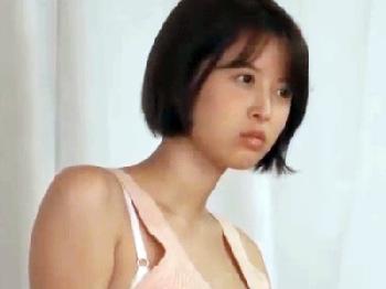 夫に隠れて他の男のペニ棒で突かれて乱れまくるド淫乱奥さんの姦淫性交巨乳人妻のエロ動画