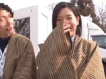 仲睦まじいカップルを非人道的男たちの騙しナンパ寝取られ中出しが引き裂く！巨乳素人お姉さんハメ撮りのエロ動画