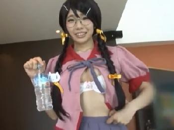 『宜しくお願いします笑』あたまがぶっ飛んでる変態レイヤーと中出しオフパコ素人美少女ロリコスプレハメ撮りのエロ動画