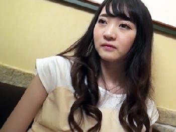 お嬢様育ちの清潔感あふれる女子大生を口説いてハメ撮り顔面射精パコW素人美少女顔射のエロ動画