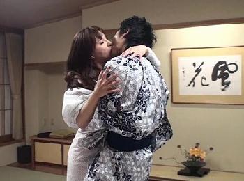 一線を越えてしまった奥さんたち!もう後戻りができなくなった彼女たちは更に欲情して…痴女人妻熟女牧本千幸美原咲子二階堂ゆり三島...