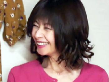 小さい頃から憧れていた母の友人に告されて身体の関係に巨乳熟女のエロ動画