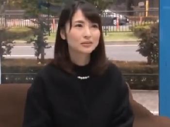 夫が帰って来るまでに！マジックミラー号で奥様が太い肉棒にメロメロでうっかり不貞素人人妻のエロ動画