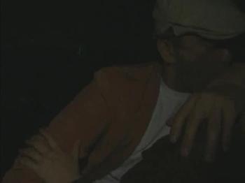 これまで真面目に生きてきた中年女医さんの楽しみ→映画館で男根探し素人痴女熟女フェラ手コキのエロ動画