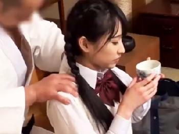 柔道顧問がムラムラ興奮剤の入ったお茶を生徒に飲ませて中出し婦女暴行する一部始終巨乳女子校生美少女盗撮ソープのエロ動画