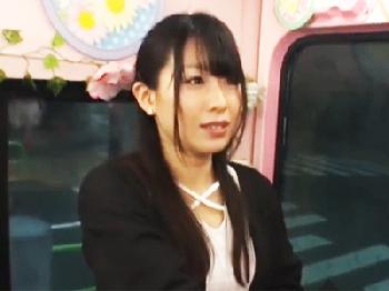 緊張でガチガチの社会学部女子大生が大人の社会をズコズコお勉強させられるW素人美少女ハメ撮りナンパのエロ動画