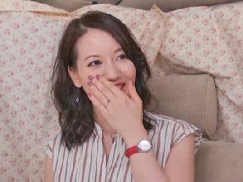 性行為レスの欲求不満セレブ妻がナンパ師の誘惑に負けて中出しカー性行為素人人妻のエロ動画