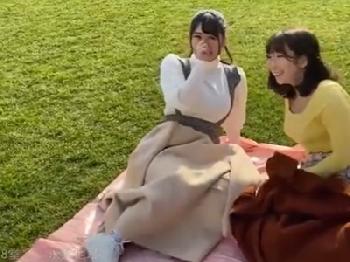 『え…なにこれ？笑』いきなりのナンパに戸惑いながらも中出し乱交しちゃう至極素人2人組巨乳お姉さんのエロ動画