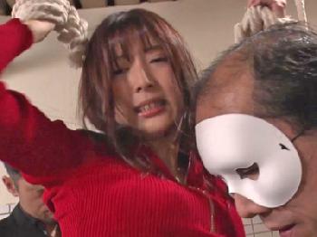 窮地に追い込まれて奴隷調教を施される痴女巨乳宇野栞菜のエロ動画