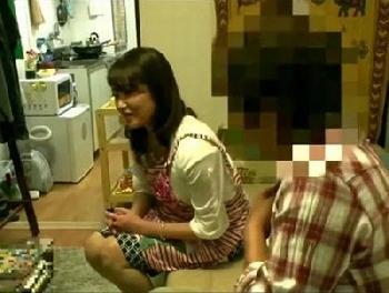 なんでもレンタルできるイイ時代になったものだ！おばちゃんレンタルで家に連れ込んで隠し撮りし放題素人痴女人妻盗撮のエロ動画