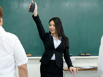 時間停止アプリを手に入れた若い男子に目が無い女先生巨乳お姉さん痴女女教師めぐりのエロ動画