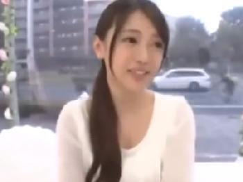 素人奥さんをマジックミラー号に連れ込み！諭吉の力で寝取りパコ成功！人妻ナンパのエロ動画