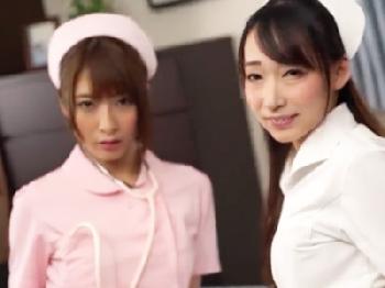 巨大尻の痴女看護師コンビが挟み撃ち杭打ちピストンで患者の精液搾取巨乳美少女お姉さんコスプレ3Pのエロ動画