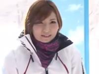 女子大生がサークル仲間と素股体験→勢い余った挿入中出しに呆然！素人美少女ハメ撮りナンパのエロ動画