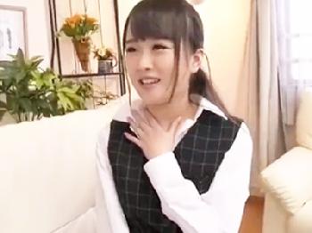 就職祝いと言いながら親戚のオッサン達に中出しされちゃうパイパン美形少女美少女ロリ3Pのエロ動画