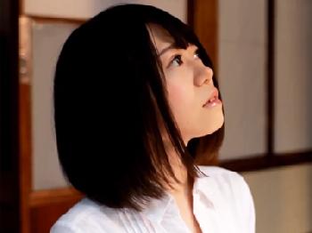乃木坂46に居そうな清麗娘がオッサンペニスに犯されガチ喘ぎ!美少女痴女コスプレ顔射のエロ動画