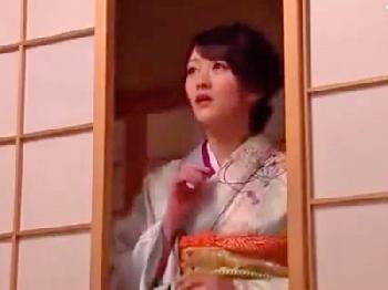 美形な和装美形お姉さんが半ば強引な猛烈ファックで精液中出しされて痙攣絶頂オーガズム巨乳のエロ動画