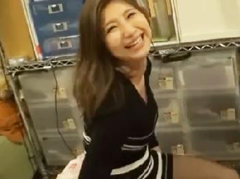 ナンパでゲットした巨大乳房なギャルの部屋に上がり込んでハメ撮り成功W巨乳素人パンストのエロ動画