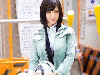 普段は厳しい現場監督が実は欲求不満で誘惑してきてた！！美少女顔射涼森れむのエロ動画