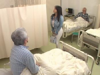 「久しぶり～」お見舞いに来てくれたムチムチ親戚のおばさんさんと久しぶりの再会パコW巨乳人妻近親相姦のエロ動画