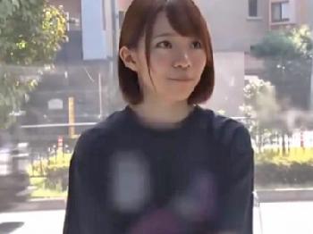 『えっ…入って…んぁ気持ちぃ…』陸上部きれいなお姉さんを騙して中出しゲット→相性の良さに恍惚な表情素人美少女のエロ動画