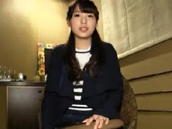 身バレを怖がる美人奥様の密通ハメ撮り映像が見事に流出人妻顔射のエロ動画