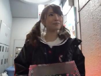 中目駅周辺で居酒屋の客引きしていた素人美形少女をナンパして即日パコ美少女顔射のエロ動画