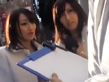 『10万も貰えるなら…』謝礼に釣られて男を家に招いちゃった馬鹿妻に精液生中出し人妻のエロ動画