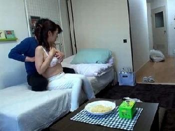 『私で…本当にいいの？』言葉巧みに誘われた家事代行の美魔女がその気になって姦淫交尾素人熟女盗撮のエロ動画