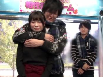 女子大生がマジックミラー号お見合い→成立したらその場でSEX巨乳素人美少女のエロ動画