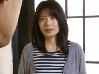 身体の相性が悪い夫を捨て情欲を満たしてくれる絶倫男との生活を選択する中年女妻巨乳人妻熟女のエロ動画