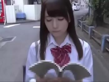 たまたま下校してた制服女子校生を道端で拉致って強引にイラマチオチオ巨乳素人美少女ロリフェラレイプ痴漢のエロ動画