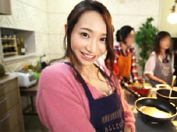 お料理教室で出会った美形お姉さんの家に招待されまさかの神展開W痴女顔射のエロ動画