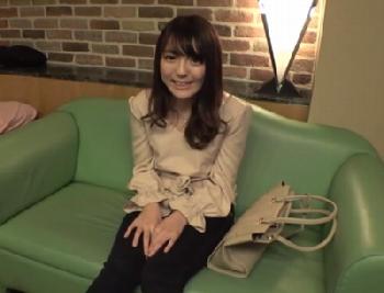 『20歳です♡』カメラ目線でしっかり自己紹介できる大学生との個人撮影素人美少女ハメ撮りのエロ動画