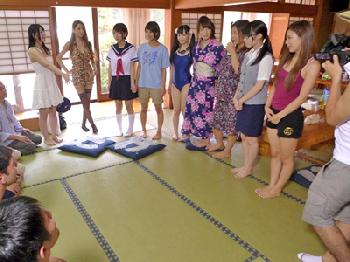 女ばかりの大家族の性的欲求なければ始まらない婿探し乱交巨乳女子校生美少女お姉さんギャルのエロ動画