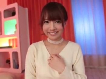 「んっ…もぉだめぇ」三上優亜が連続して入ってくる男性器に身悶えイキ!巨乳美少女顔射3Pのエロ動画