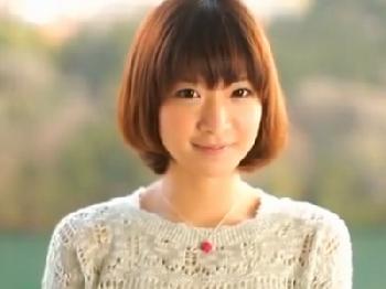 つぶらな瞳が可愛いアイドル顔負け女子校生が巨大チンポに悶絶絶頂昇天！美少女顔射のエロ動画