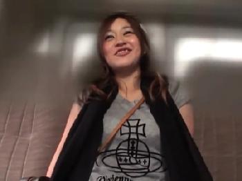 『いやいやいや！笑』拒否りながらも即日パコしちゃう25歳セレブ自由が丘妻巨乳素人人妻ナンパのエロ動画