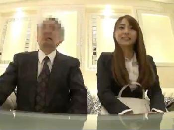 年の離れた上司に無許可中出しされて無責任発言されちゃう新人オフィスレディ素人美少女OLのエロ動画