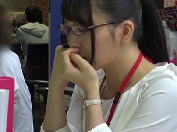 『ぅう！あぁあイックぅう！』SOD1年目のミニ系新人オフィスレディが白目パコでアダルトビデオデビュー美少女OLめがねデビュー...