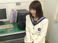 「彼氏のより大きい!」街行く女子校生が巨大ペニス見たら発情して逆凌辱素人ナンパ盗撮のエロ動画