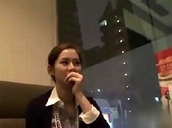 『どういう撮影かは理解してます……』自分からJAV会社に連絡してきた美形奥様→プロ男優顔負けのザーメンごっくんまで披露するド...