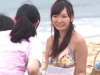 水着美形少女がエロいマッサージ師の種付けプレスに潮吹き絶頂オーガズムW素人美少女中出し3Pのエロ動画